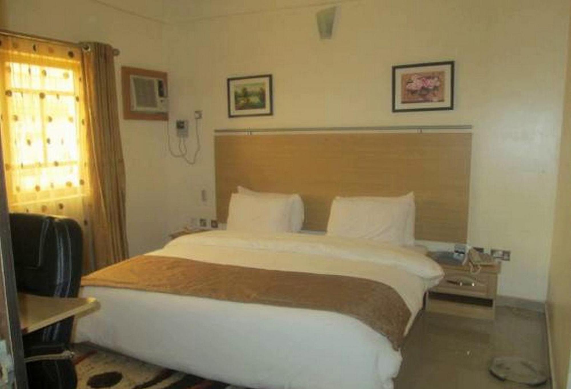 Room In Lodge - Ayalla Hotels And Suites Abuja Exteriér fotografie