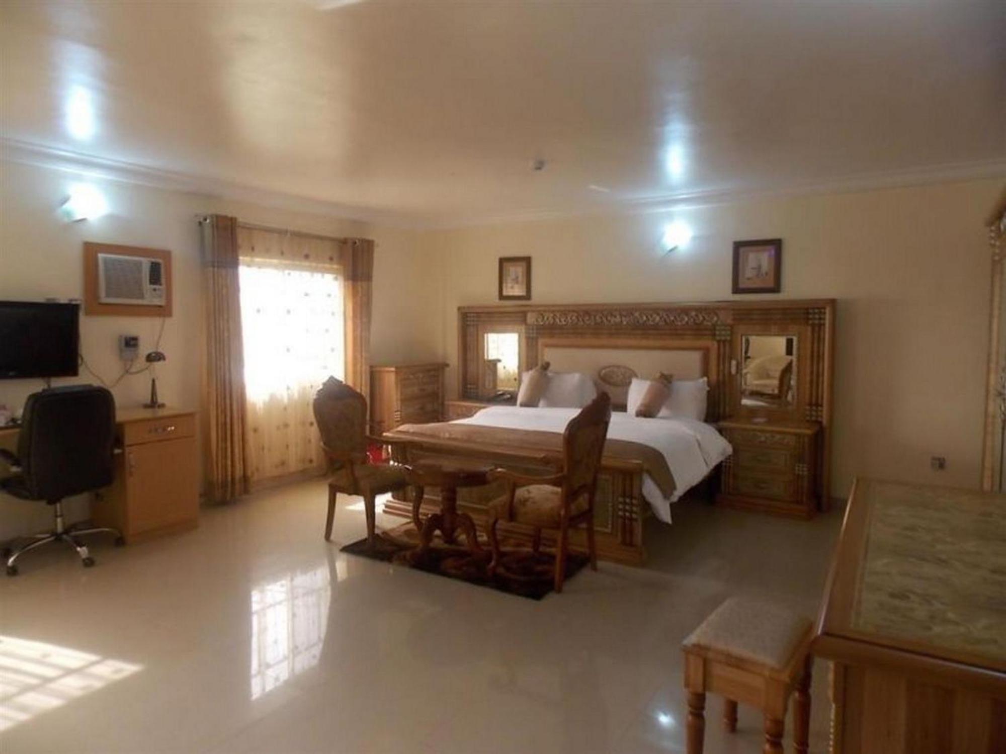 Room In Lodge - Ayalla Hotels And Suites Abuja Exteriér fotografie